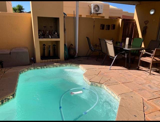 3 BEDROOM TOWNHOUSE FOR SALE IN VANDERBIJLPARK SE 3